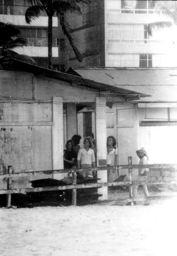 Dois malucos por surf e um doido